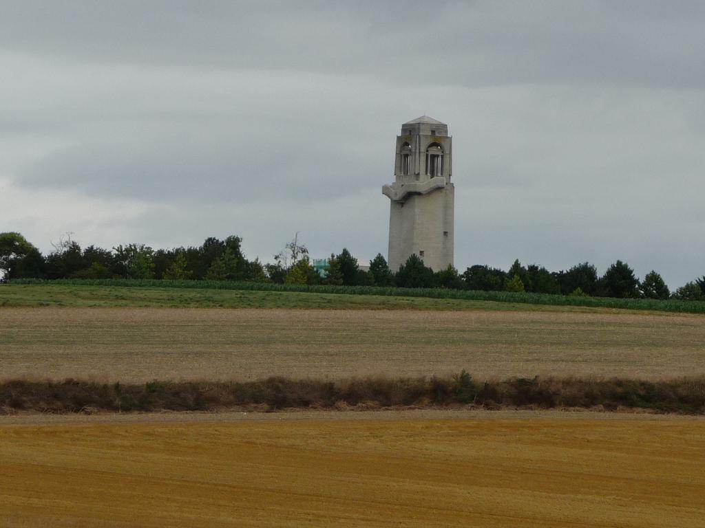 Le Relais De L'Aube Hotell Villers-Bretonneux Exteriör bild